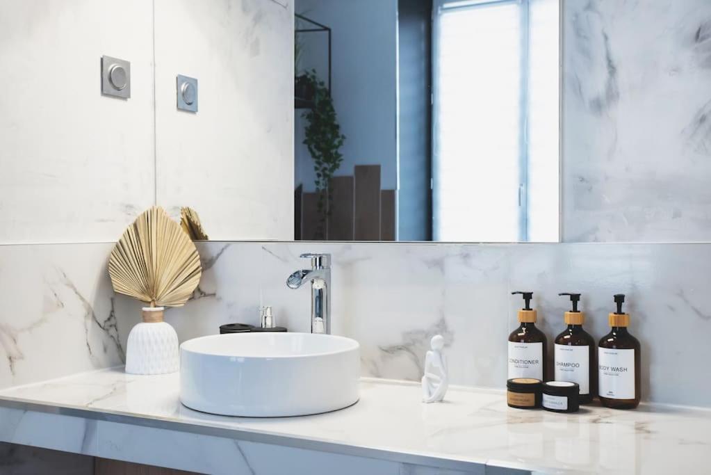 Love Room, La Douce Angevine Angers Exterior photo